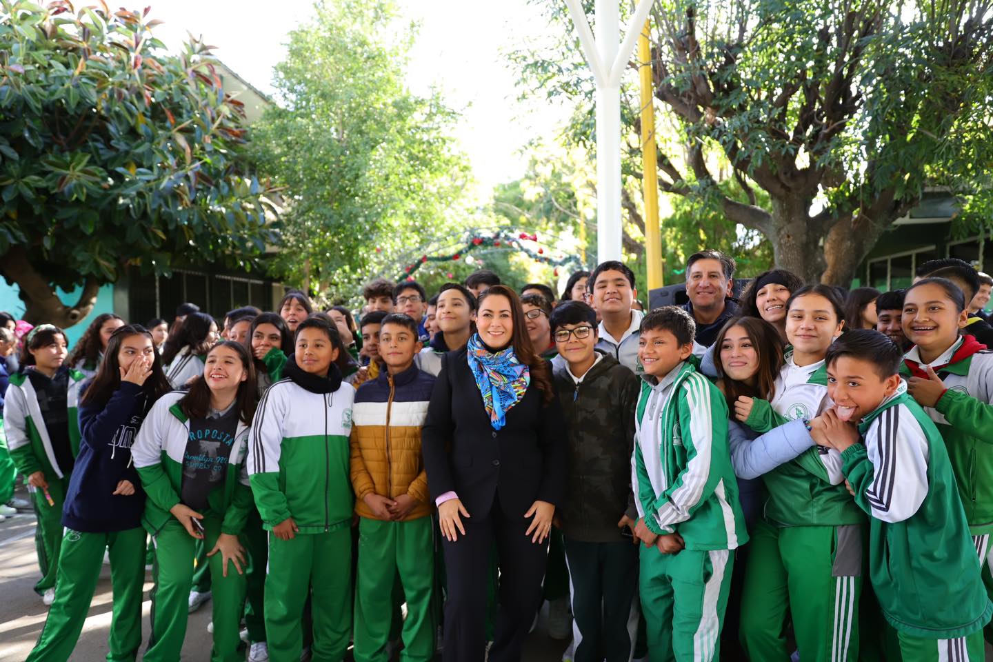 ENCABEZA TERE JIMÉNEZ REINICIO DEL CICLO ESCOLAR