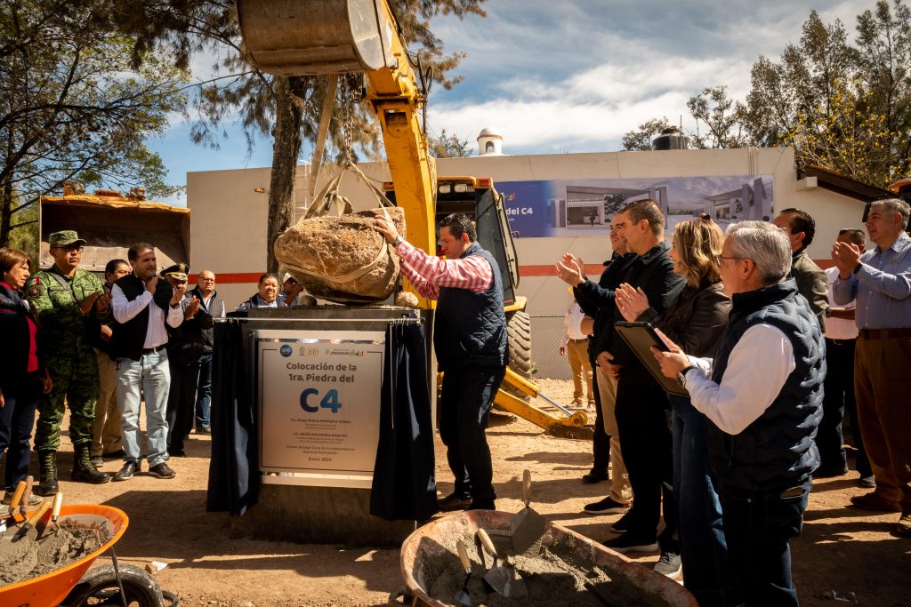 Colocan en Dolores Hidalgo la primera piedra para construir una nueva Central de Emergencias