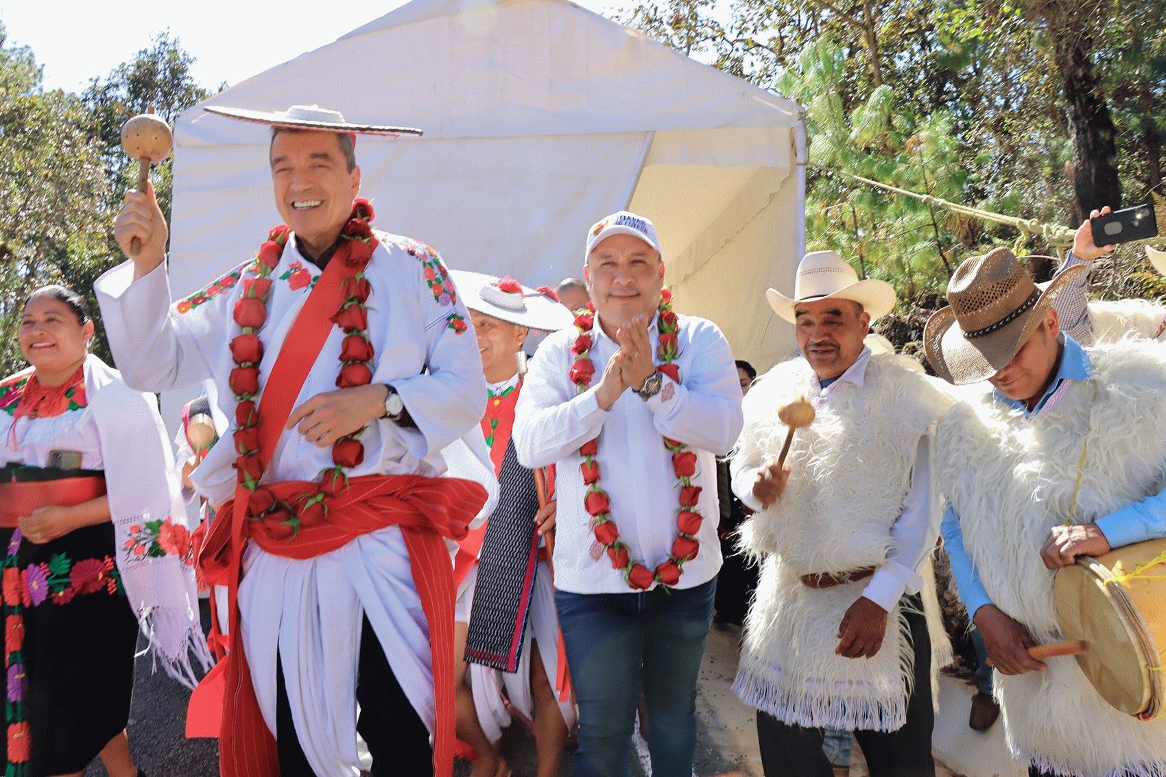 Inaugura Rutilio Escandón construcción del camino Huixtán-Oxchuc-Los Ranchos