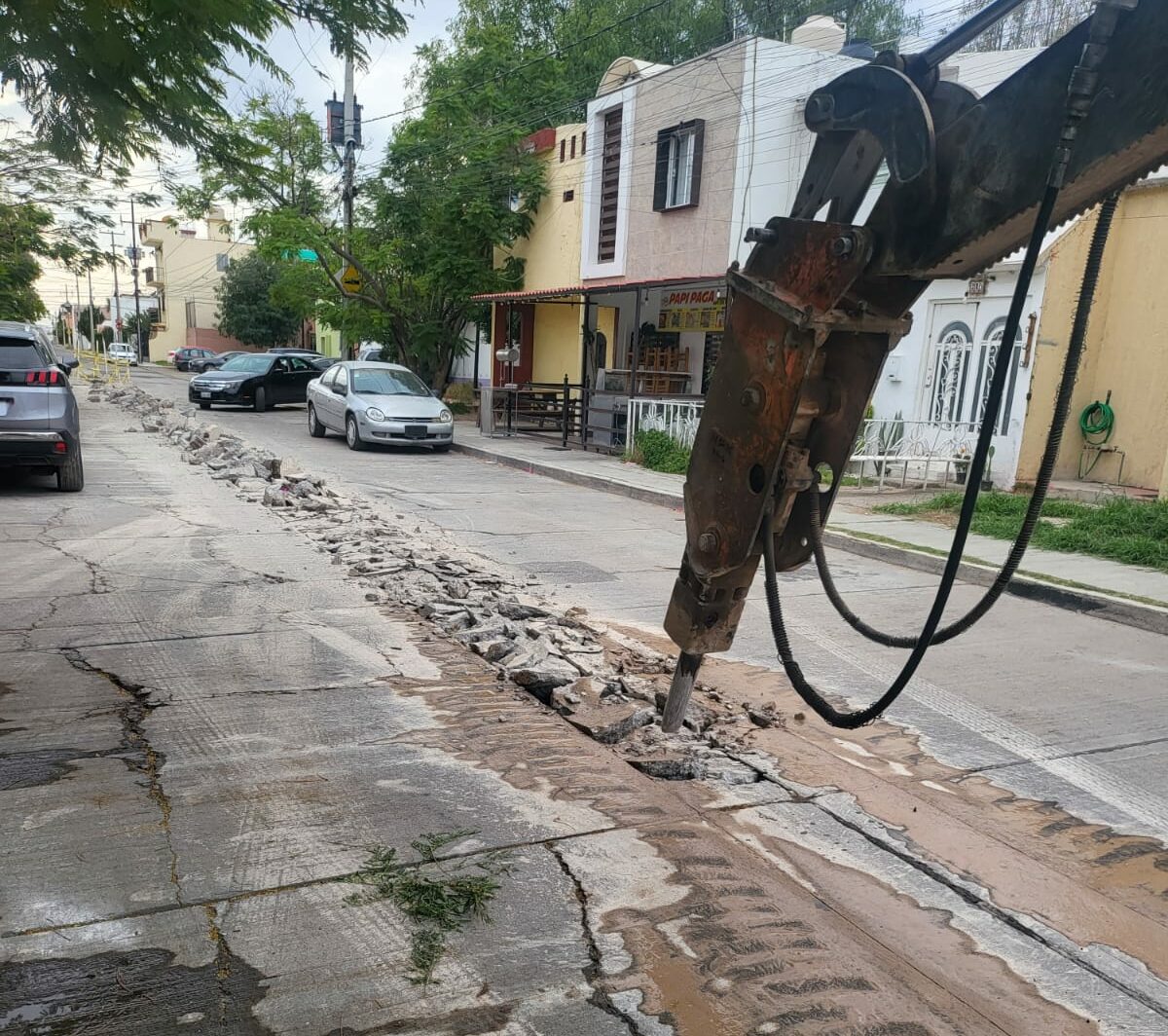 REHABILITA MIAA RED DE ALCANTARILLADO SANITARIO EN EL PONIENTE DE LA CIUDAD