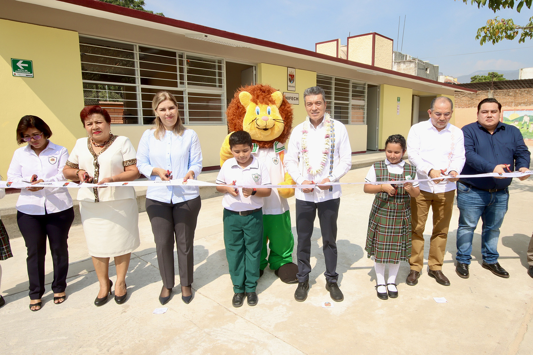 Rutilio Escandón inaugura infraestructura en la Escuela Primaria Club de Leones de Tuxtla Gutiérrez