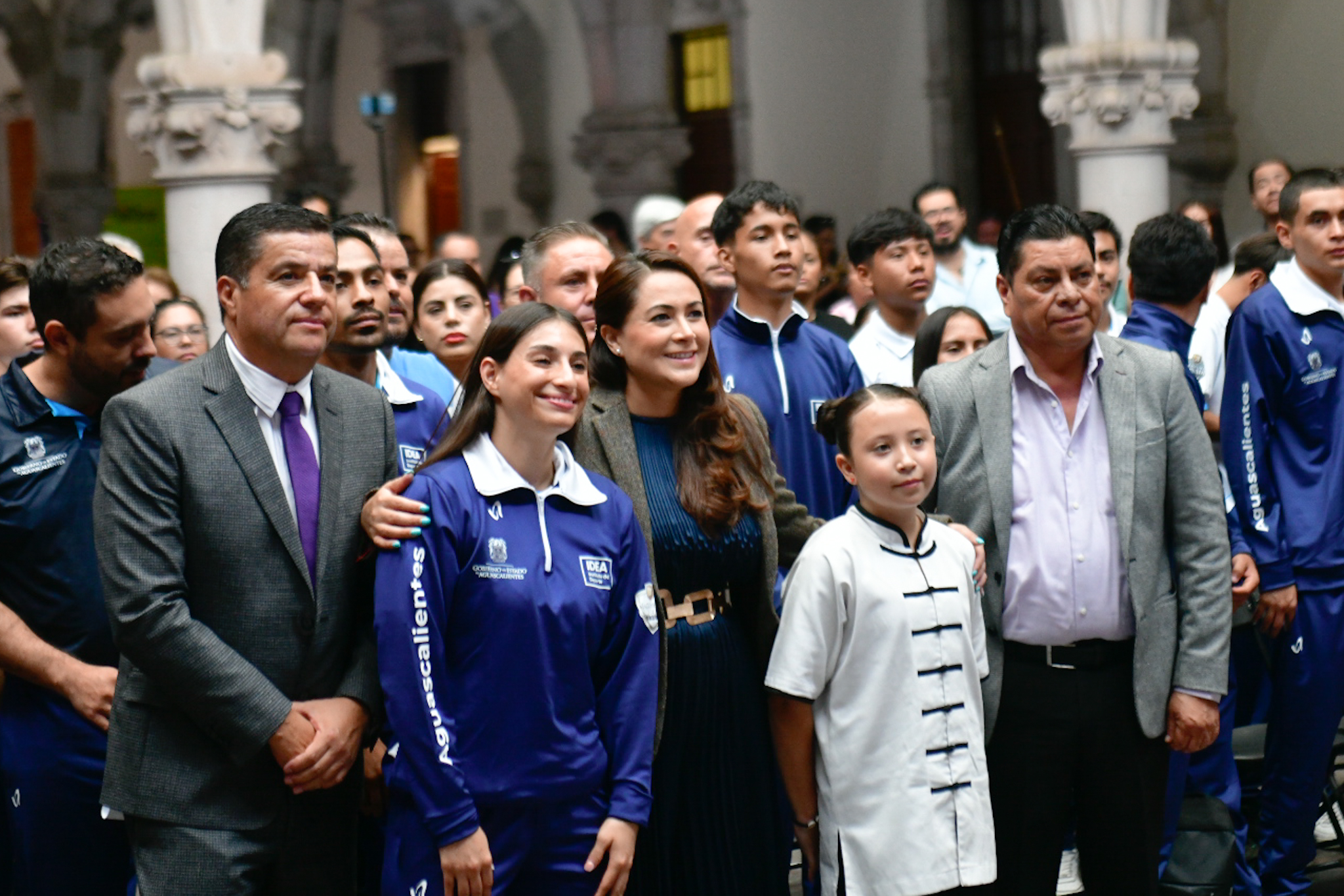 ABANDERA TERE JIMÉNEZ A LA DELEGACIÓN DE AGUASCALIENTES PARA LOS JUEGOS NACIONALES POPULARES 2024