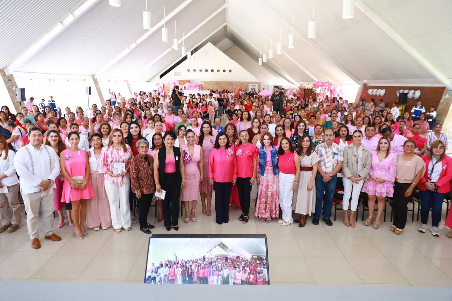 Convoca Gobierno de Centro a mujeres aplicar la salud preventiva contra el cáncer de mama